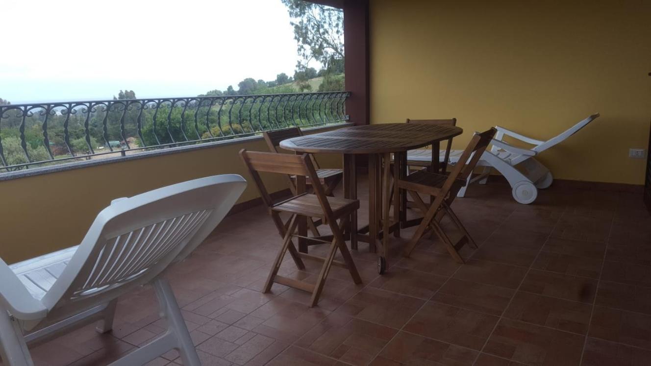 Appartamento In Splendido E Riservato Villaggio, Marina Di Tertenìa Eksteriør billede